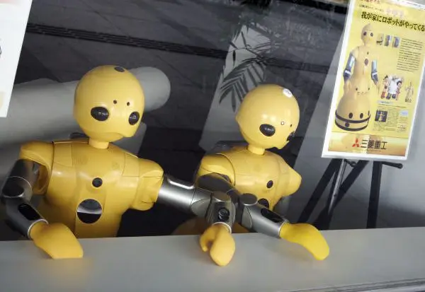 Mixed Feelings on Wearable Tech from Internet Bigwigs 2 Robots Talking