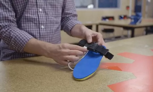 SolePower: Charging Your Cell Phone With Your Shoes 3 SolePower