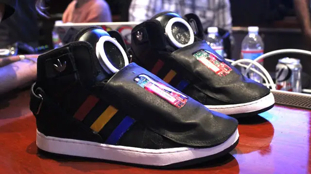 Google's Talking Shoe Nags You Into Working Out 2 google shoe