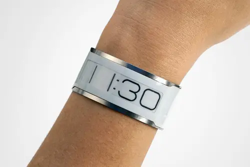 Introducing Mobius - E Ink's Flexible Display for Smart Watches 3 mobius-2