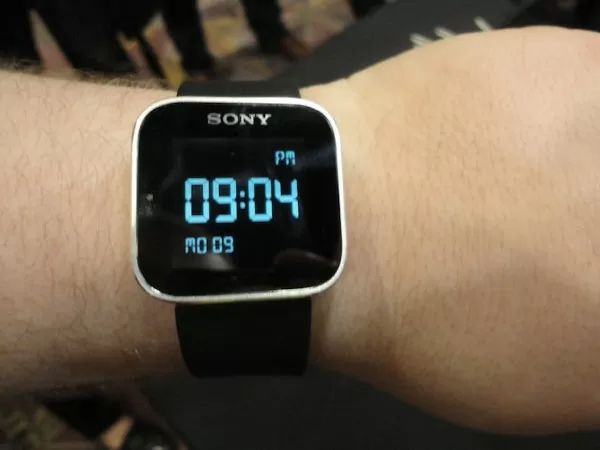 Sony Teases Big Smart Watch Announcement 2 sony-watch-1