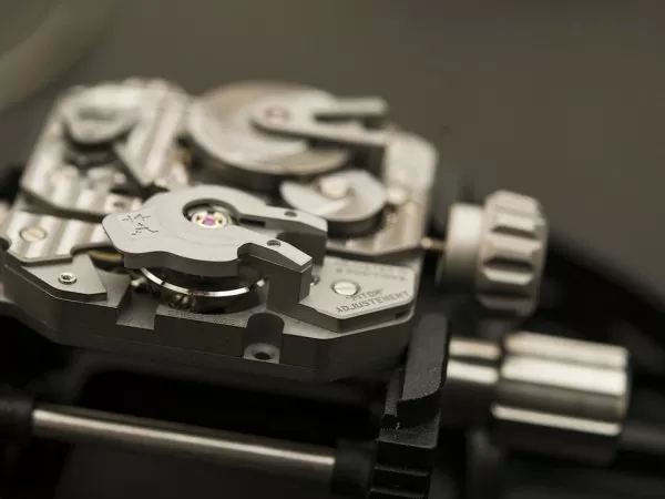 The Urwerk EMC - A Watch That Knows the Time 3 urwerkemc1