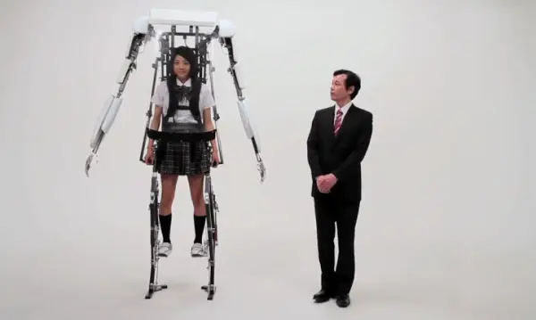 The Powered Jacket MK3 Electromechanical Exoskeleton Turns You Into a Mech 2 power-jacket-mk3-640x359