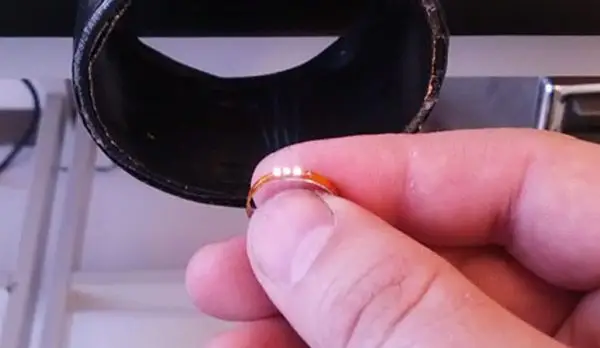 Engagement Ring That Glows When Love Is Near 2 ring1