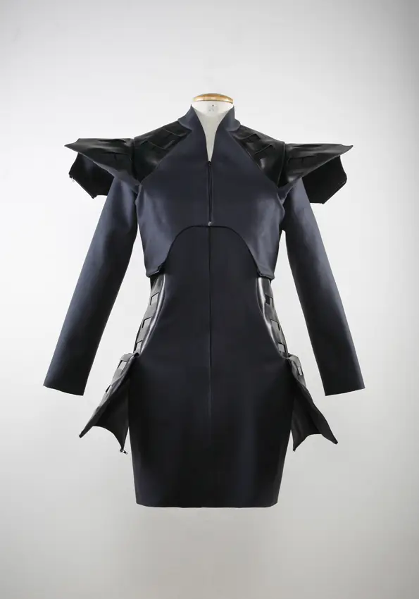 Wearable Solar Clothing Looks Good & Charges Your Gadgets 2 Wearable Solar Clothing Looks Good & Charges Your Gadgets 2
