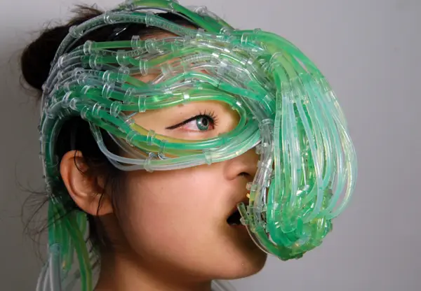 Algae Suit Creates Food, Also Wraps Entirely Around You to Feed 2 algaculture1