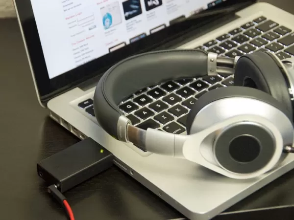 This Portable Headphone Amp Could Change You Enjoy Music 2 geek-1