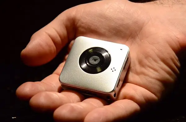 Parashoot 2.0 is a Wearble and Super-cute Smart Camera 2 parashoot-1