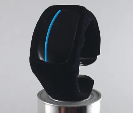Wireless Wrist Device Lets You Make Music Out of Thin Air 3 lightglove