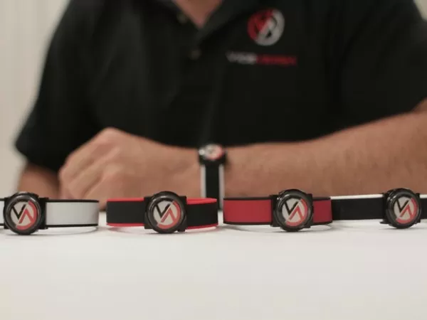 VIDRIVE is a Snazzy, Customizable Flash Drive Bracelet 2 vididrive-1