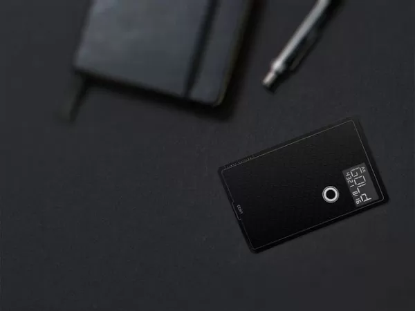 This Tiny Card Looks to Replace Your Wallet 2 20131114-12555545-coin