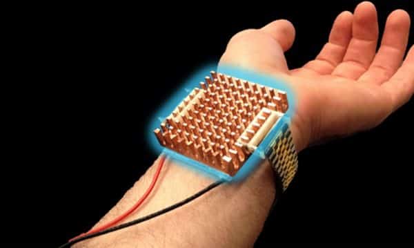 This Wristband is Your Personal Air Conditioner 2 WRISTIFY2