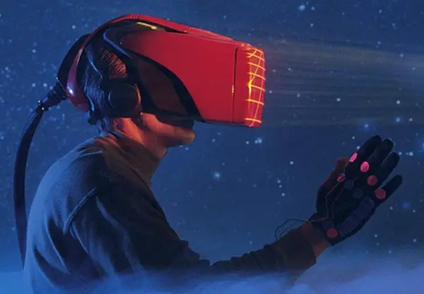 Valve Readying Their Own VR Eyewear Device 2 virtual-reality-headset
