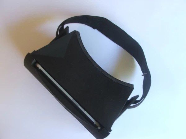 Xcope is a VR Augmented Reality Headset for Smartphones 2 xcope