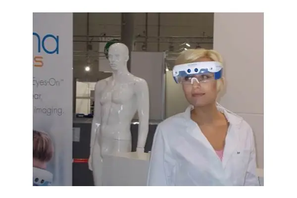 Evena Eyes-On Glasses Will Give Doctors Almost X-ray Vision 4 eyeson_11240129