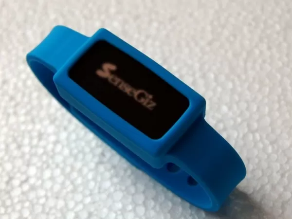 SenseGiz Star tells your contacts when you crash 2 sensegiz_star