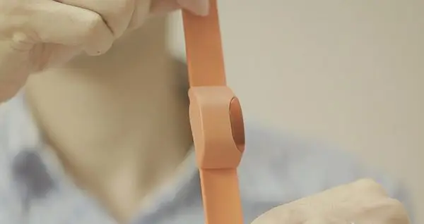 Moff Armband Turns the Whole World Into Your Playground 2 moff