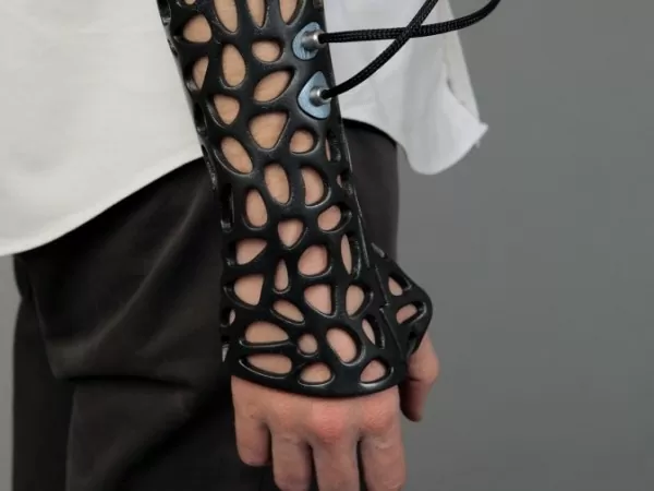 3D cast1