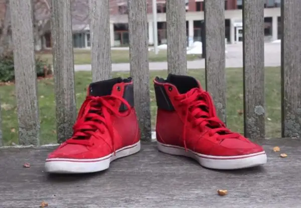 These Vibrating Shoes Will Lead You To Your Destination 2 smart-shoes