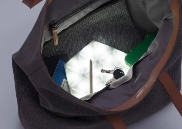 Kangaroo Light Folds Up to Fit Snugly in Your Backpack 2 kangaroo-light
