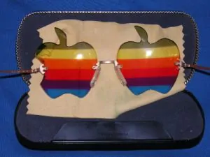 apple glasses 1 Apple throws its smart-hat into the smartglasses ring 2