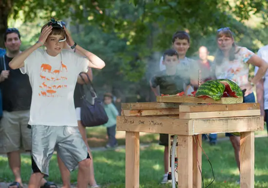 This EEG headset lets you destroy watermelons with the power of your mind 2 eeg headset 1