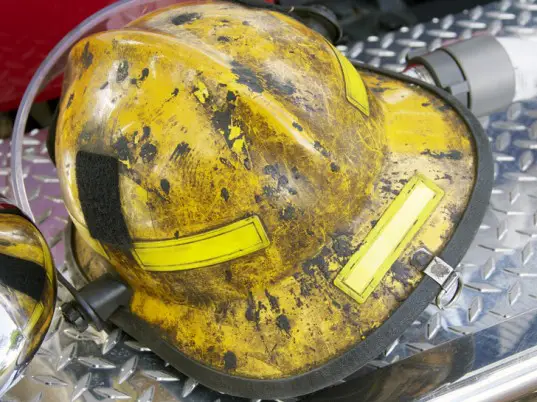 Vibrating Helmet Lets Firefighters Make Like a Bat and See in the Dark 2 firefighter-helmet-1