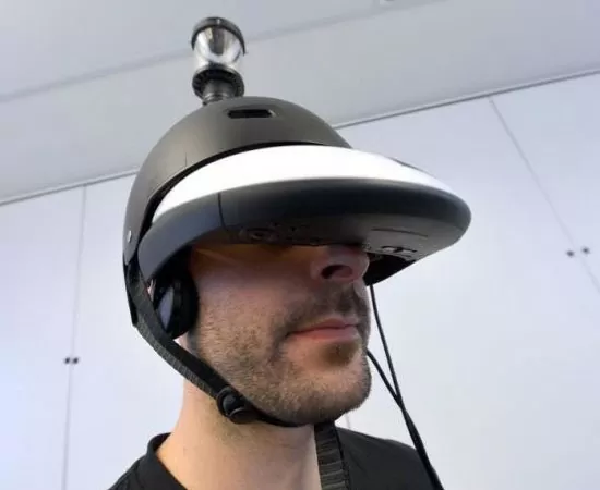 FlyVIZ headset gives you a 360 degrees panorama of the world 2 flyviz-headset-1