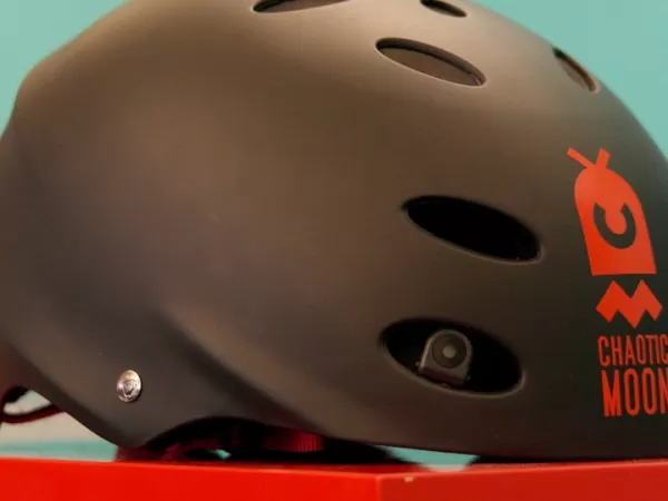 This Bike Helmet Comes With a Camera to Record Hit and Runs 3 helmet-2