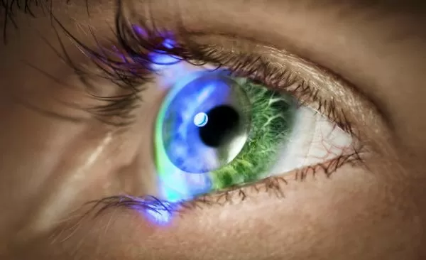 Innovega hacks your eyeballs with their iOptik augmented reality eyewear 2 innovega-ioptik-1