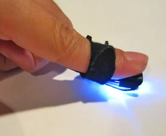 Autodesk Research develops Magic Finger, optical finger input for PC control 2 optical finger input 1