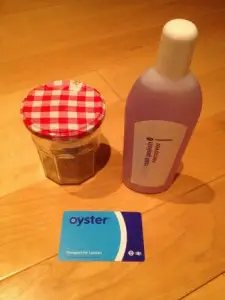 oyster-ring-2 Oyster Ring uses RFID technology to get you to the train on time 3