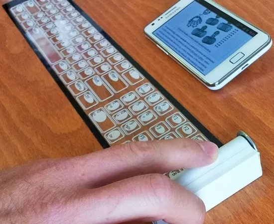 Qii could be the world's first fully portable smartphone keyboard 2 qii-one