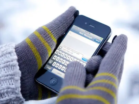 quirky conductive pins texting gloves 1