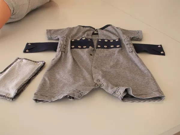 Researchers develop sensor-enabled baby romper that prevents SIDS 2 fk01_13_Tema3_Babybody