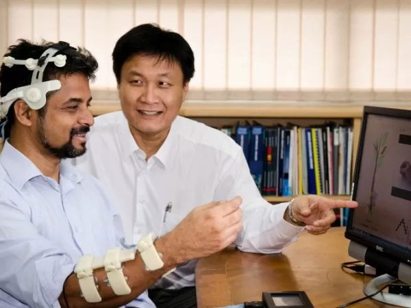 Wearable Stroke Rehabilitation System 2 synphne2