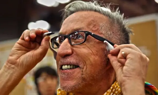 Japanese Consortium Battles Google Glass With Their Telepathy One 2 telepathy-one-1