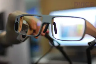 tobii-gaze-tracker-glasses-2