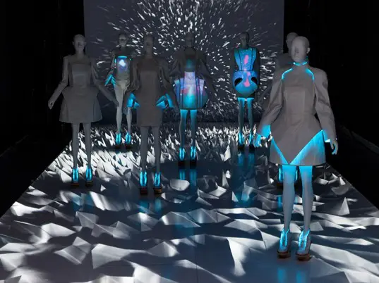 Vega Wang electroluminescent garments will knock your socks off 2 vega zaishi wang alpha lyrae 1