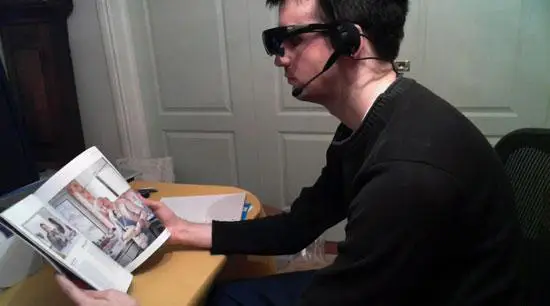 DIY glasses let you translate foreign languages on the fly 3 will-powell-subtitle-translator-glasses-2