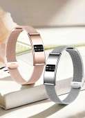 Smart fitness tracker, smart wristband that displays time and battery level