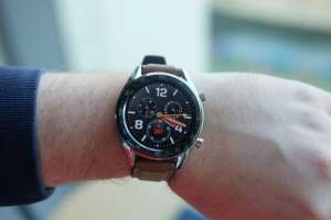 Huawei Watch GT launched with a 1.39-inch OLED screen and ...