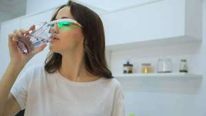 These Smart Light Therapy Glasses Improve Your Mood