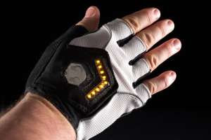 Zackees turn-signal gloves review | Digital Trends