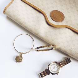 Gold Expandable Bracelet &ndash; invisaWear