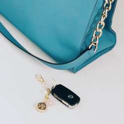 Gold Flower Keychain &ndash; invisaWear