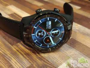 TicWatch Pro review: Layered displays make it a battery ...