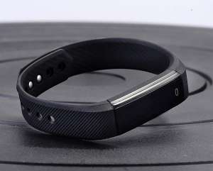 How to Set Up a Lintelek Fitness Tracker - Support.com
