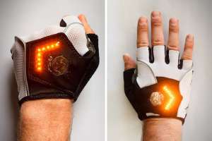 Zackees LED Turn Signal Gloves | HiConsumption