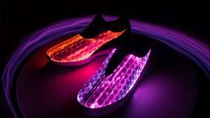 GLOW Full-Surface LED Sneakers | DudeIWantThat.com